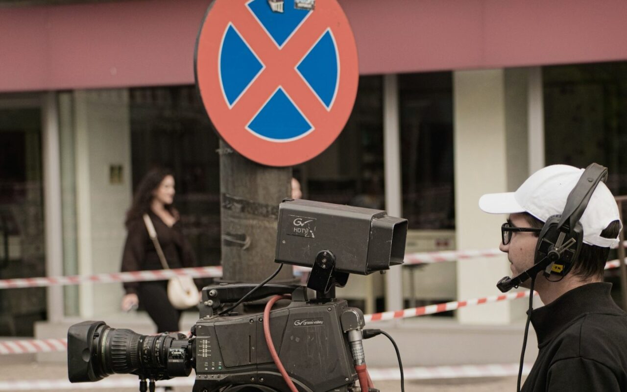 Filmavimas Mėsinių gatvėje spalio 20 d.: eismo ribojimai nuo 19 iki 24 val.