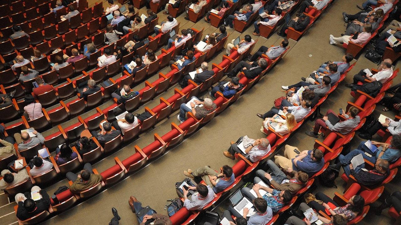 Spalio 17 d. Vilniuje – nemokama jaunimo konferencija „18KĄ?“ apie finansus, darbą ir ateities profesijas
